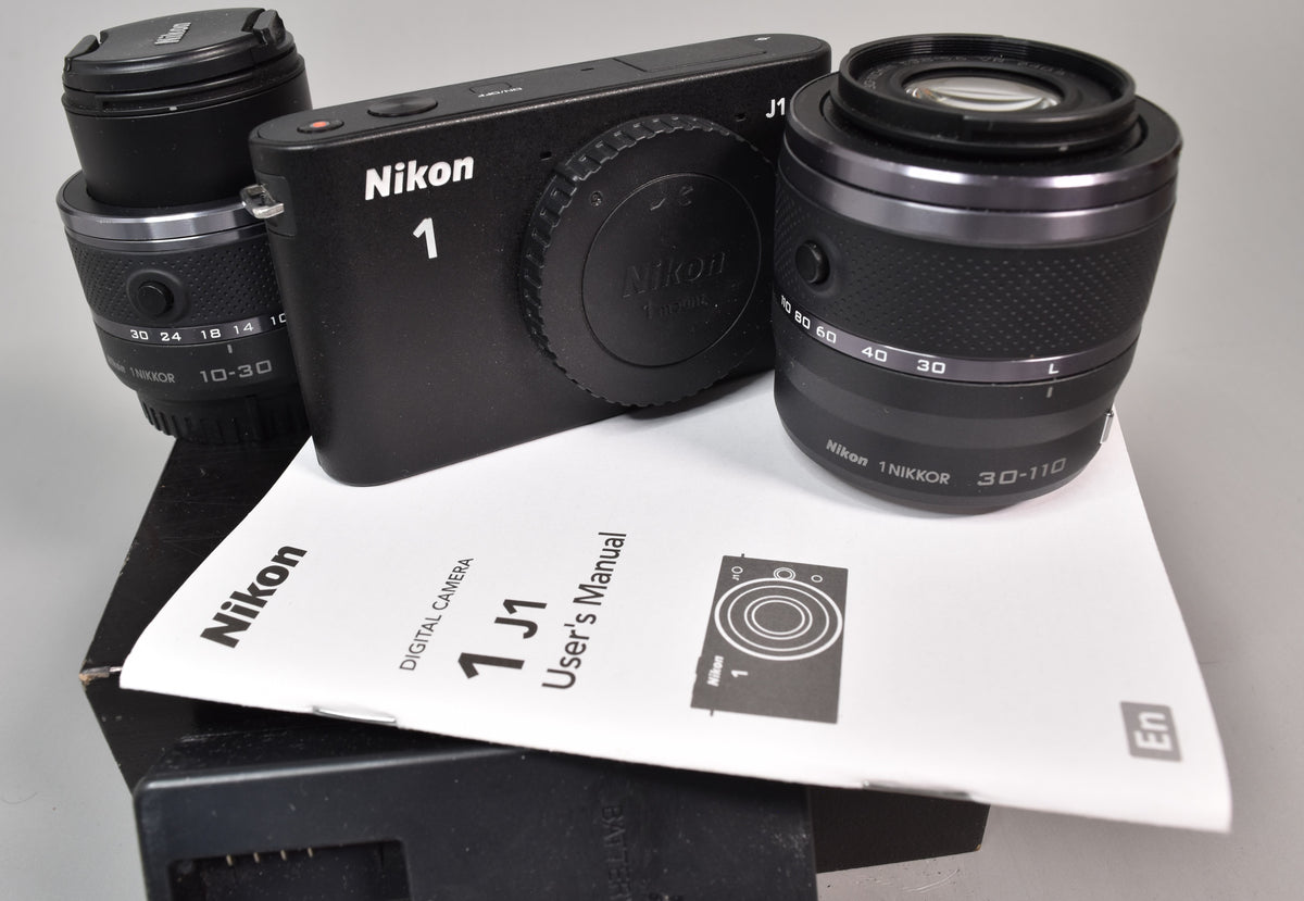 Nikon 1 système d'appareil photo numérique J1 HD avec objectif 10-30 mm (noir Nikon 1 système d'appareil photo numérique J1 HD avec objectif 10-30 mm (noir