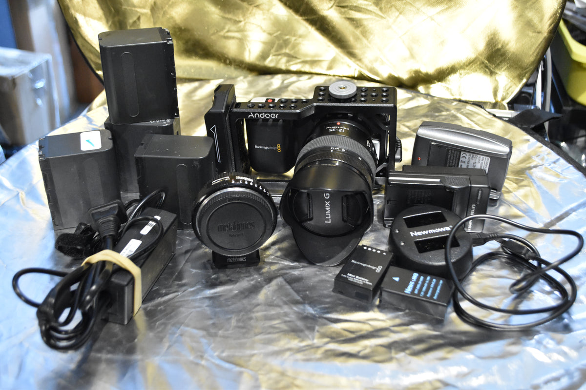 BMPCC/ Blackmagic Pocket Cinema Camera OG KIT with 12-35/2.8 Zoom
