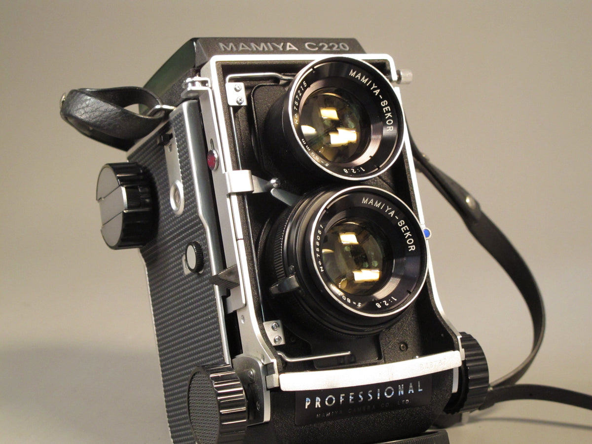 Mamiya C220 Professional with 80/2.8 Medium Format TLR Camera