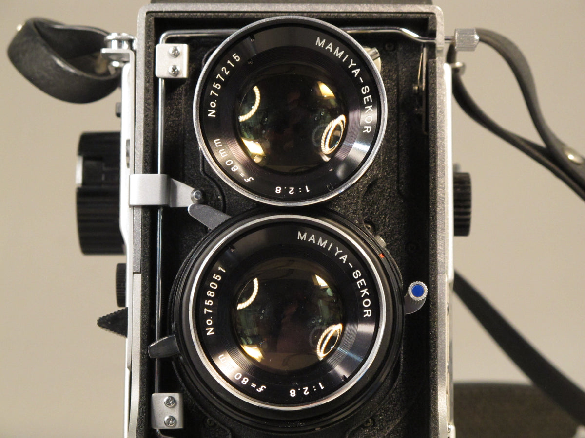 Mamiya C220 Professional with 80/2.8 Medium Format TLR Camera