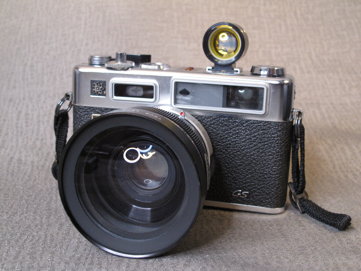 Yashica ELECTRO 35 télémétrique 45 mm F1.7 avec étui Yashica ELECTRO 35 télémétrique 45 mm F1.7 avec étui