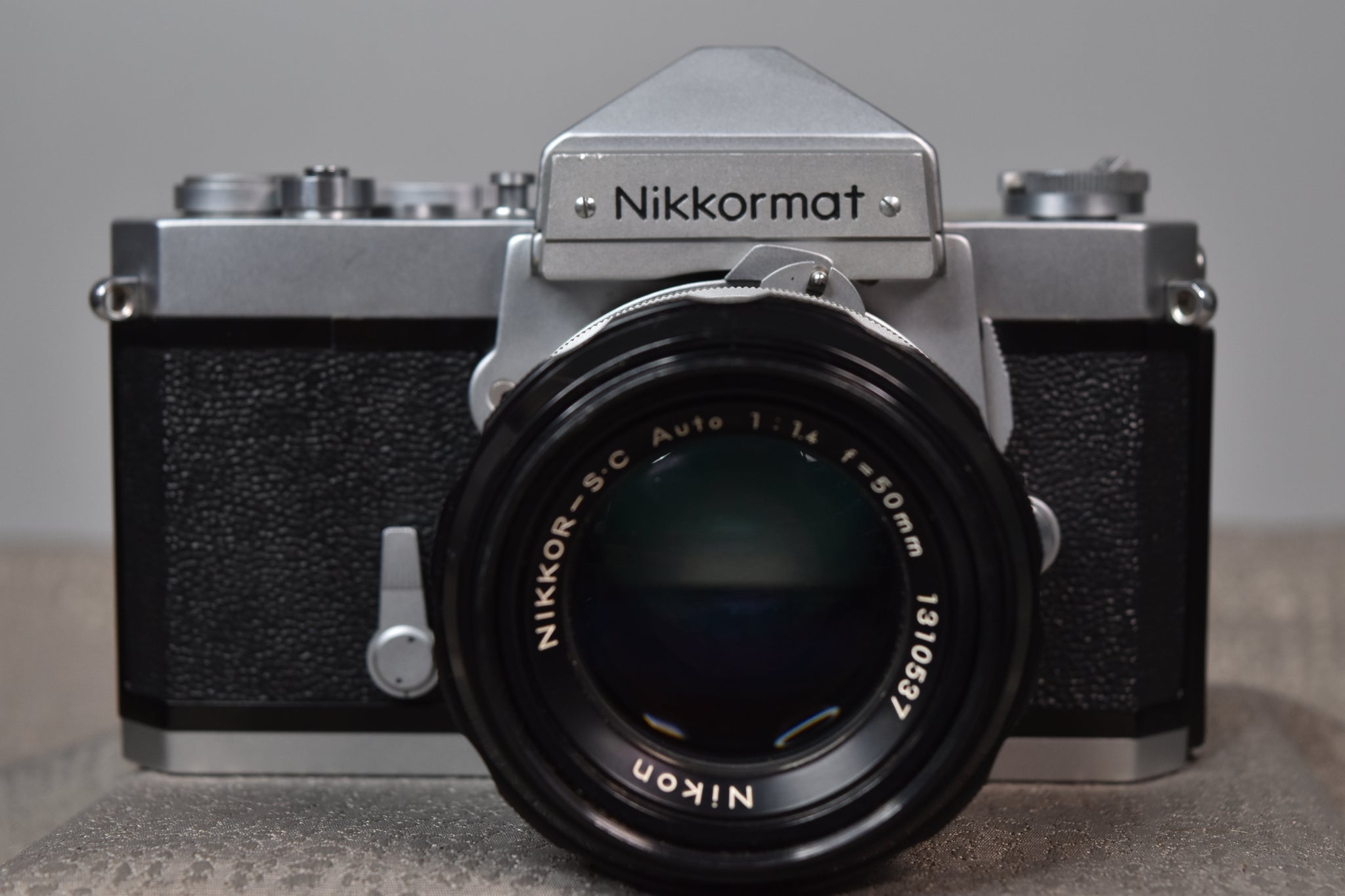 Nikkormat FT2 avec son objectif 50 mm Nikkormat FT2 avec son objectif 50 mm
