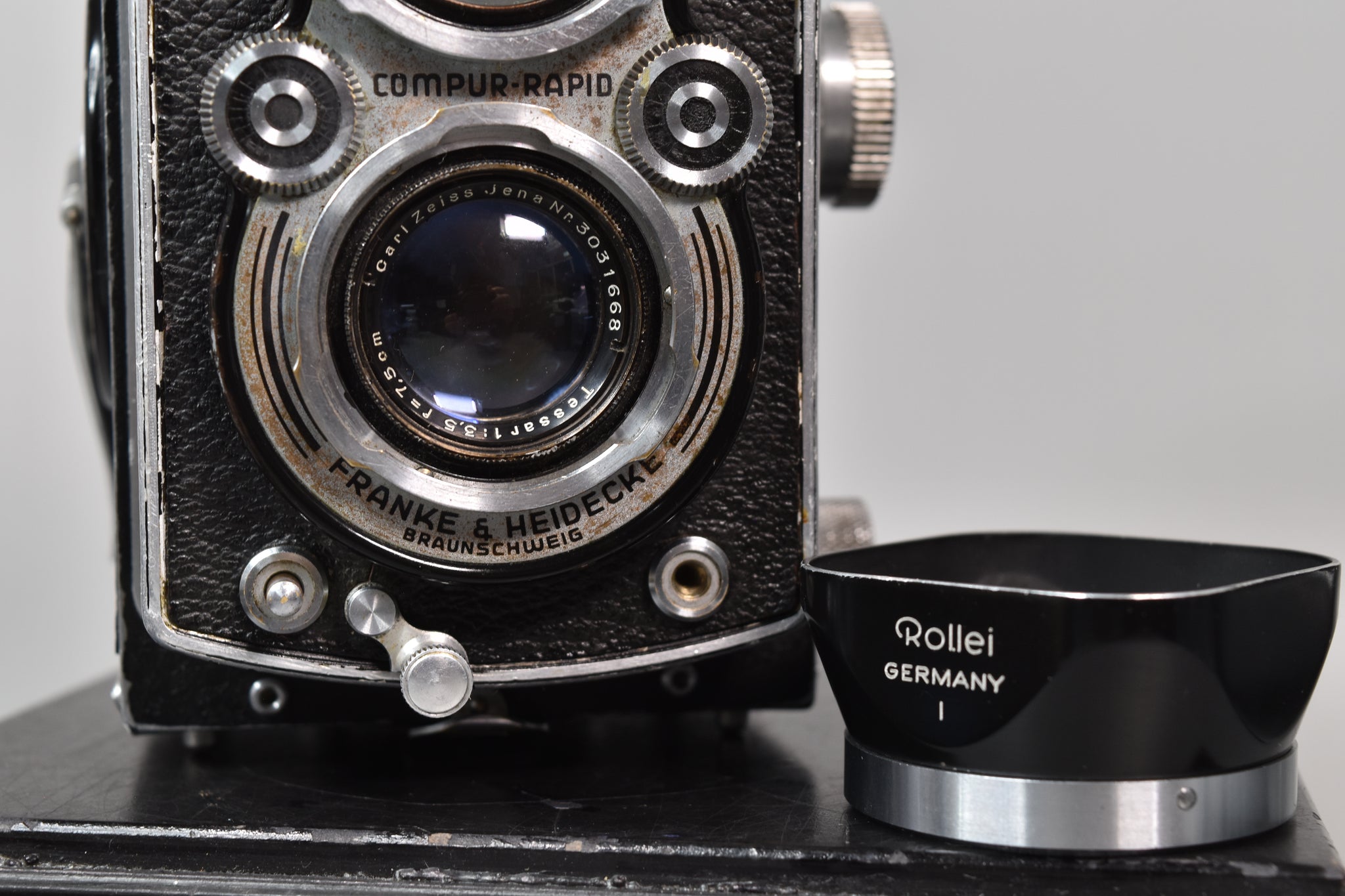 Lot 237 - A Rolleiflex 3.5B TLR Camera Lot 237 - A Rolleiflex 3.5B TLR Camera