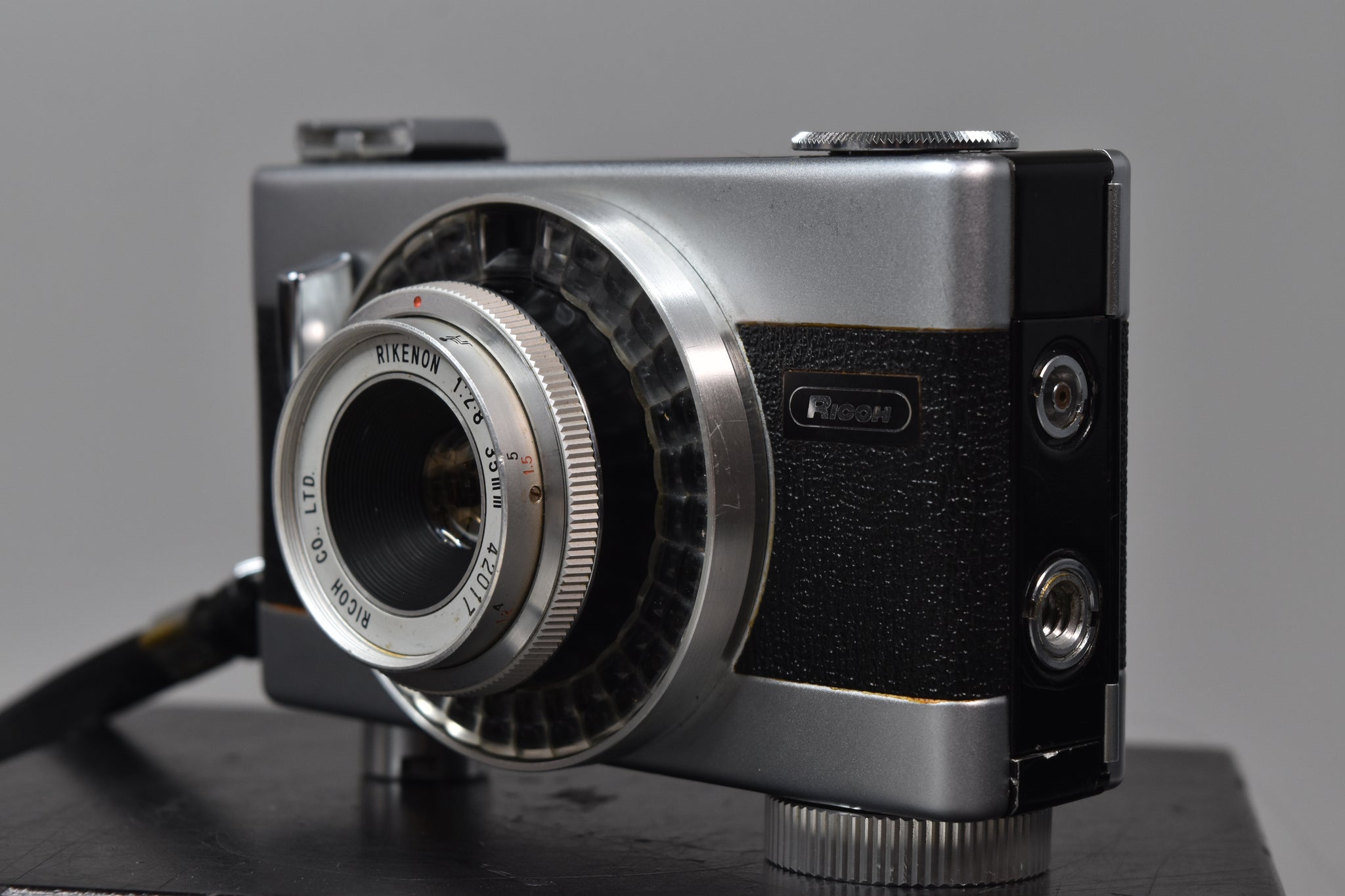 Appareil photo mécanique à remontage automatique Ricoh 35mm