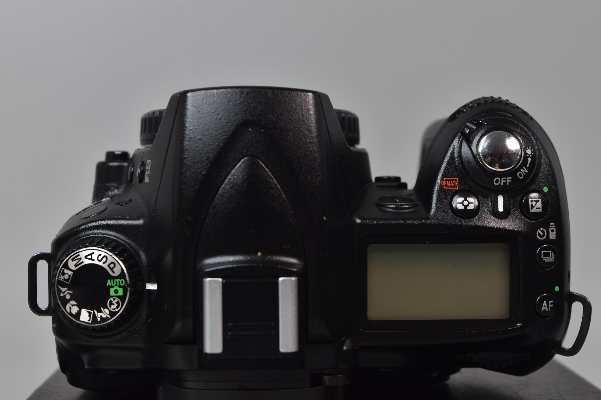 Appareil Photo Nikon D90 Boîtier Nu – Noir, 12,3 Mpix, Avec Chargeur + 3 Batteries
