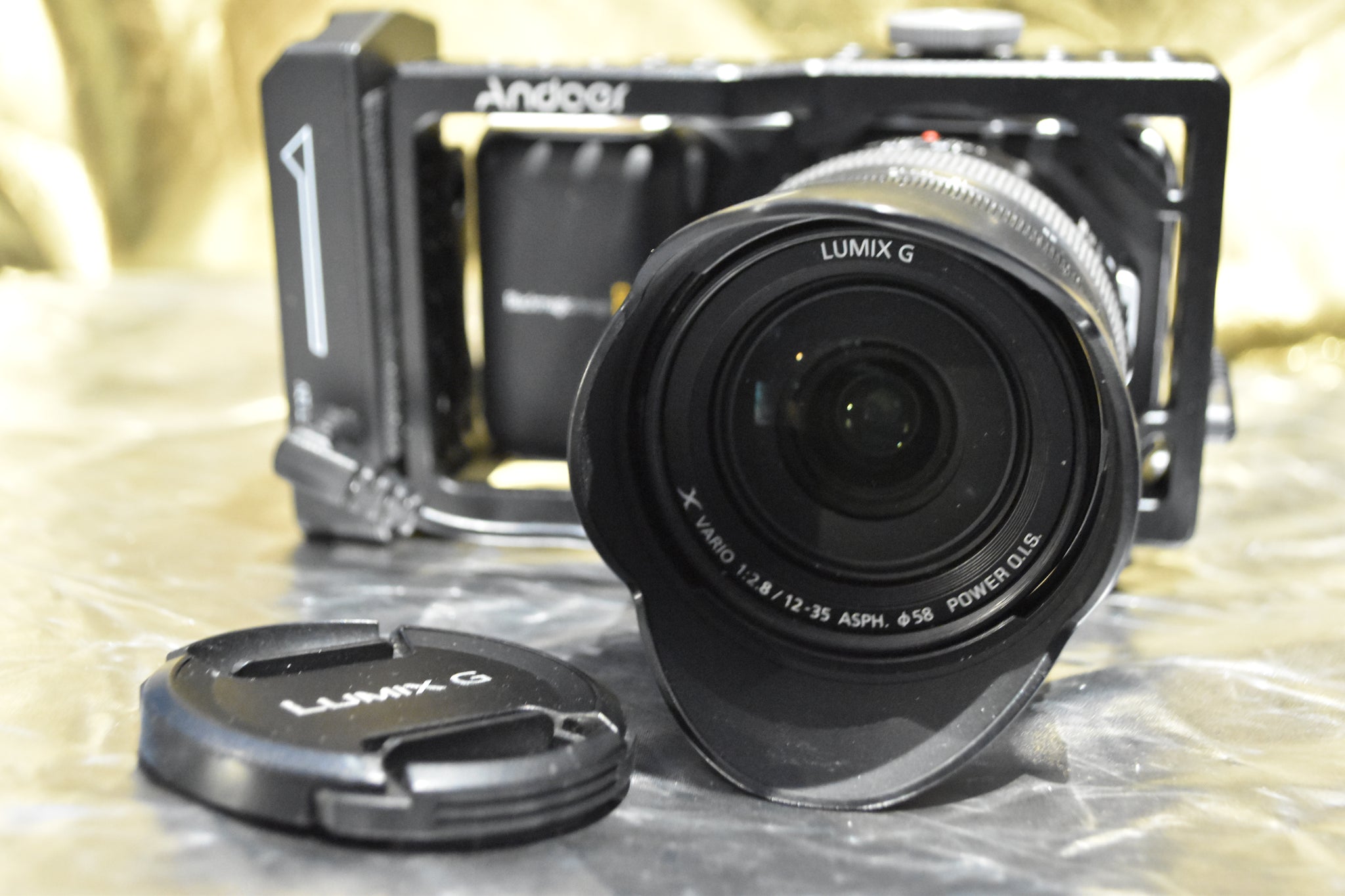 BMPCC/ Blackmagic Pocket Cinema Camera OG KIT with 12-35/2.8 Zoom