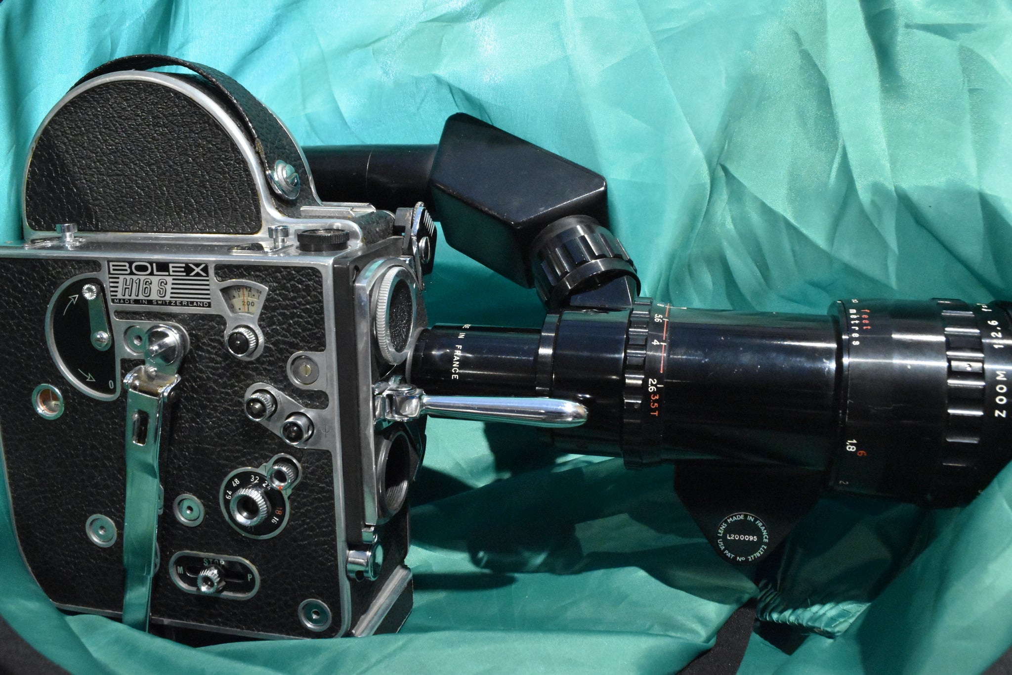 Yashica Mat-124 G Medium Format TLR Camera – Phototek Canada