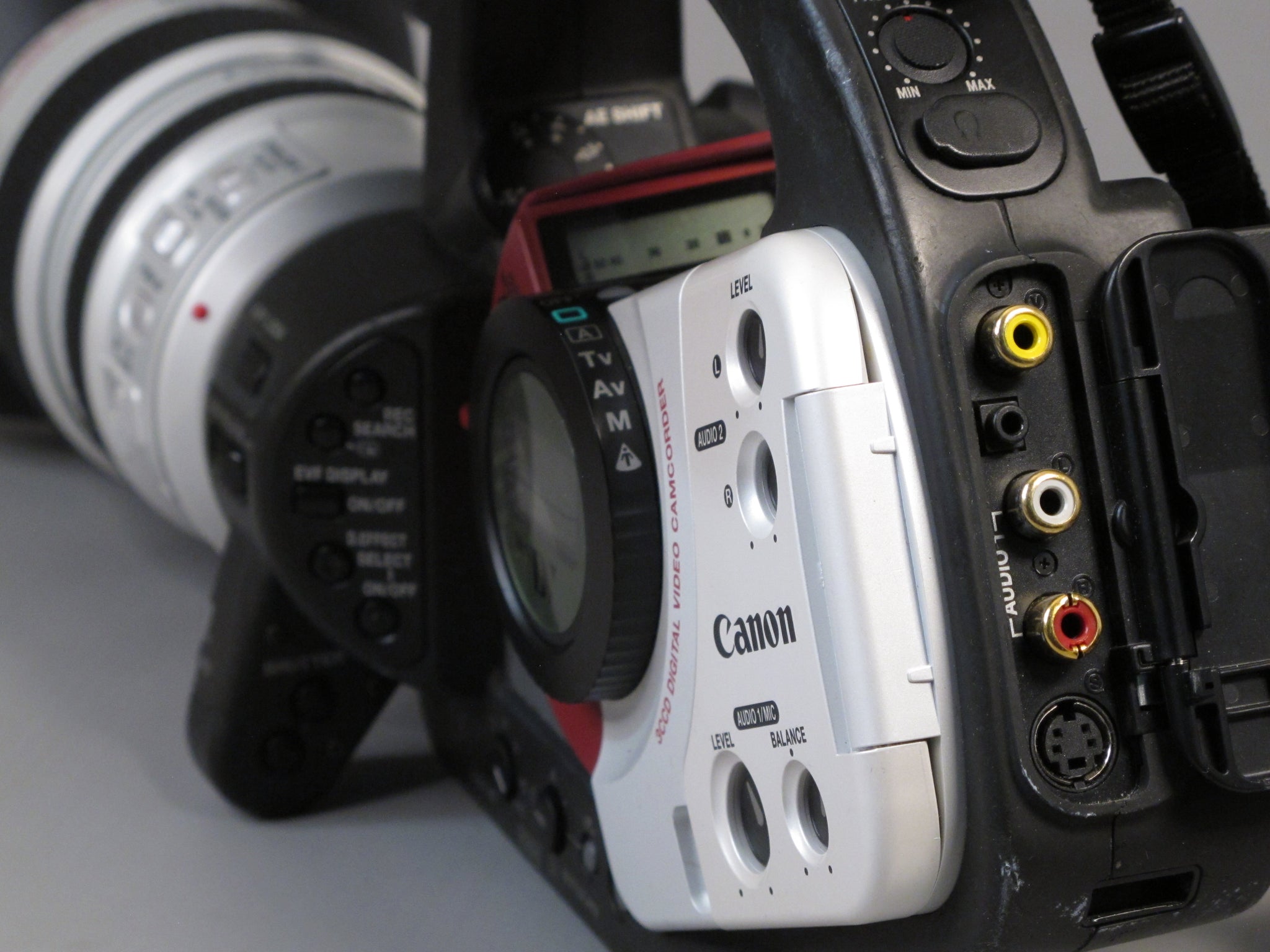 CAMESCOPE CAMERA LECTEUR JVC GR-X5E PAL 3CCD 5 Mega Pixel MINI DV CAMESCOPE CAMERA LECTEUR JVC GR-X5E PAL 3CCD 5 Mega Pixel MINI DV