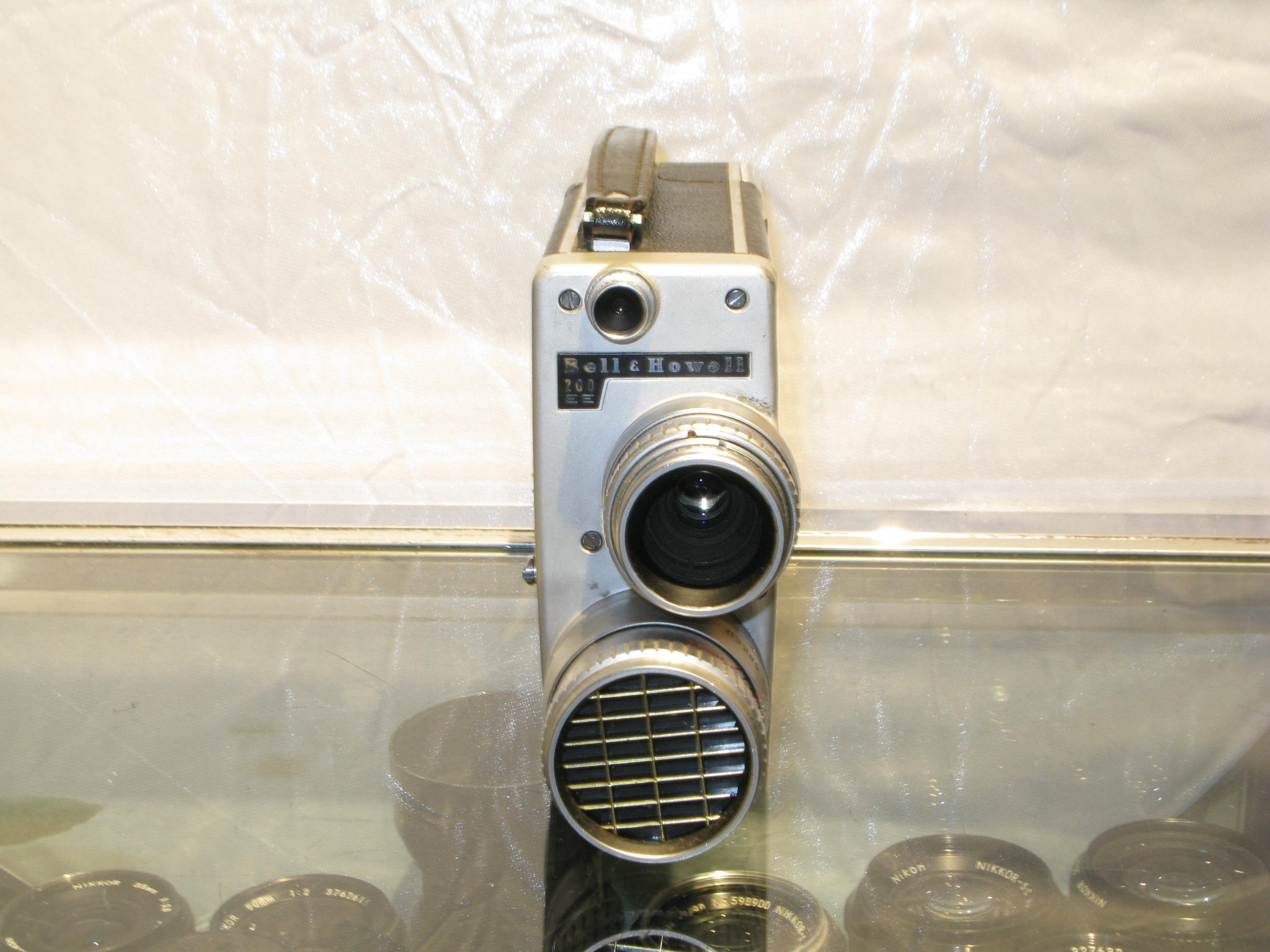 Caméra Bell & Howell 200 EE 16mm Camera – Phototek Canada