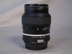 Nikkor 105mm f2.5 Lens