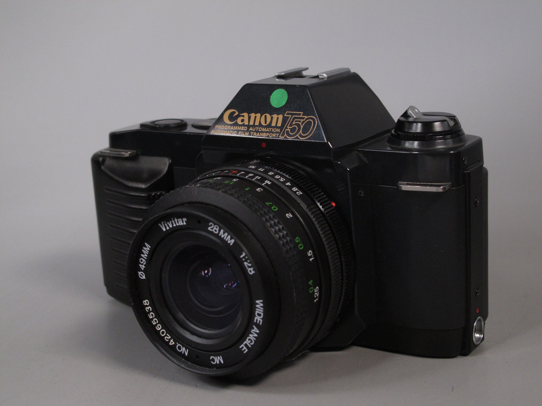 Appareil photo Canon T50, reflex argentique, objectif Cosina 70 × 210 Appareil photo Canon T50, reflex argentique, objectif Cosina 70 × 210