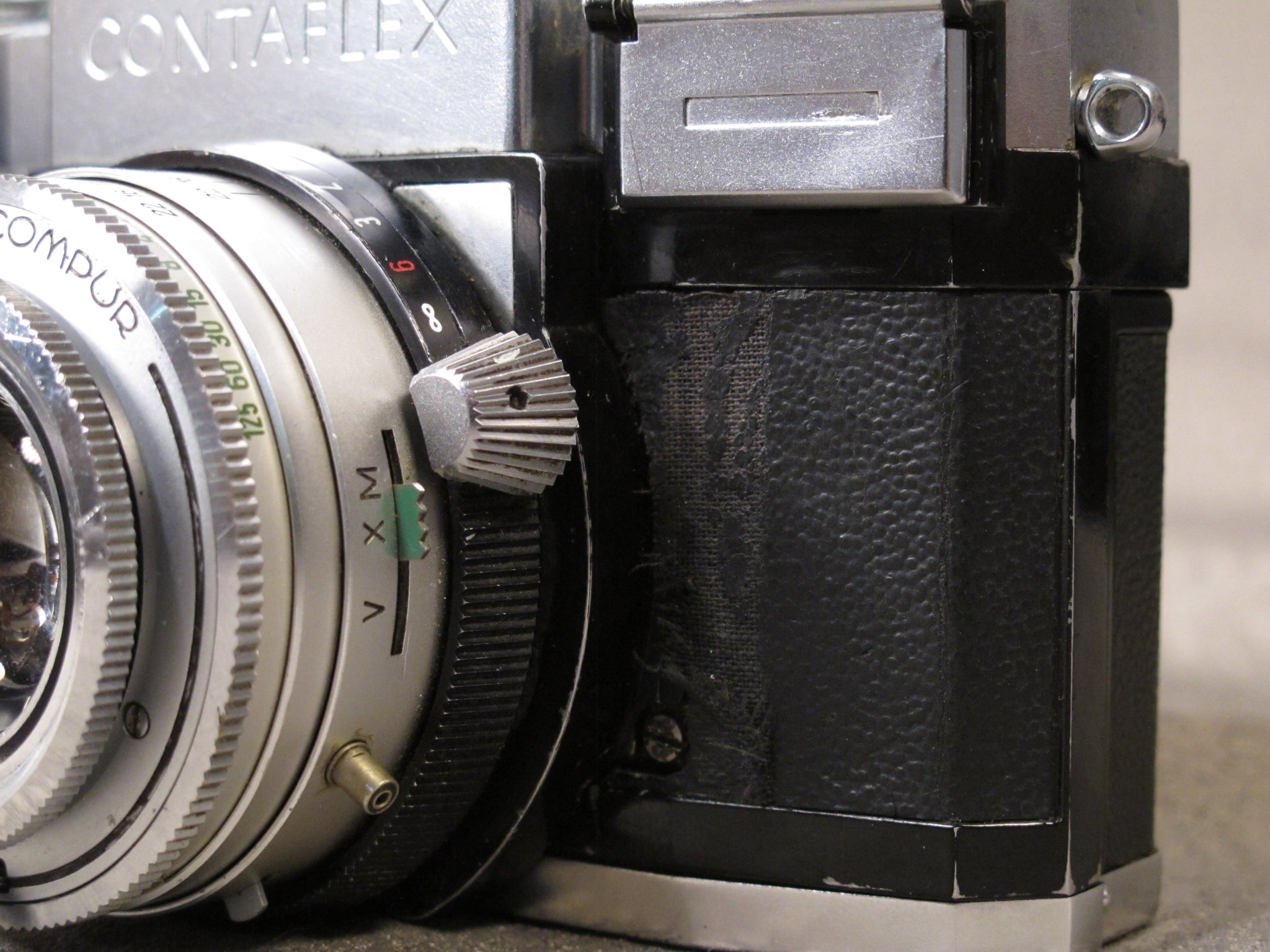 Contaflex Zeiss Ikon with Tessar Carl Zeiss 50mm f2.8 – Phototek
