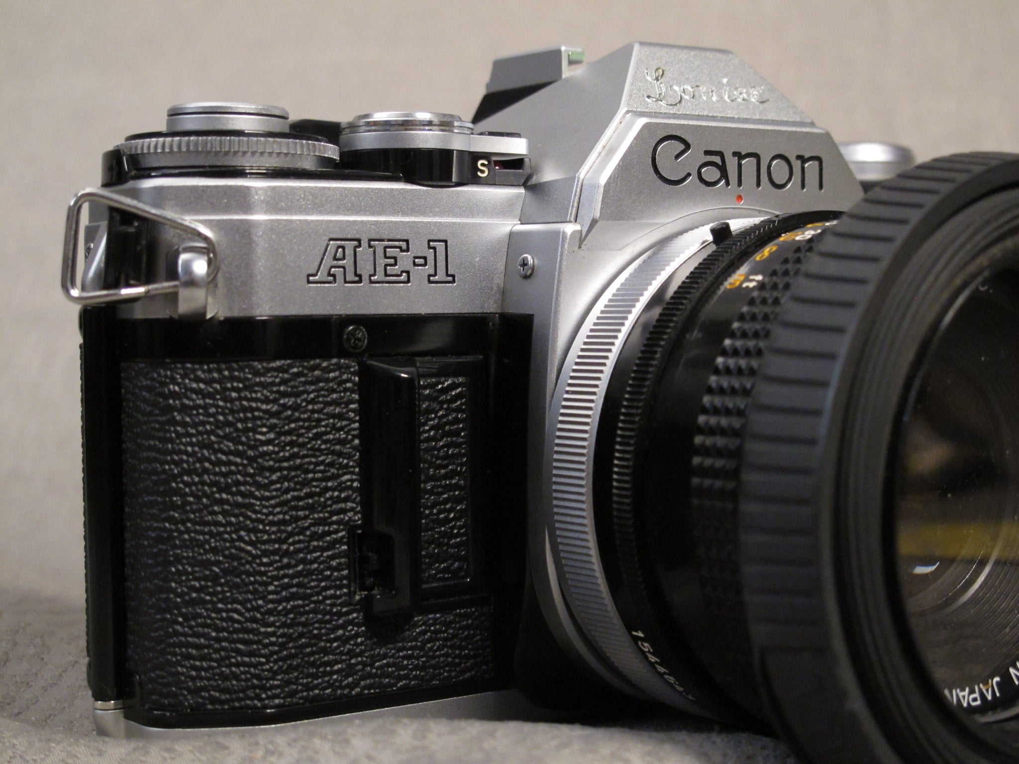 Canon A1 + Power winder A + Speedlite 199A + Canon 50mm FD Canon A1 + Power winder A + Speedlite 199A + Canon 50mm FD
