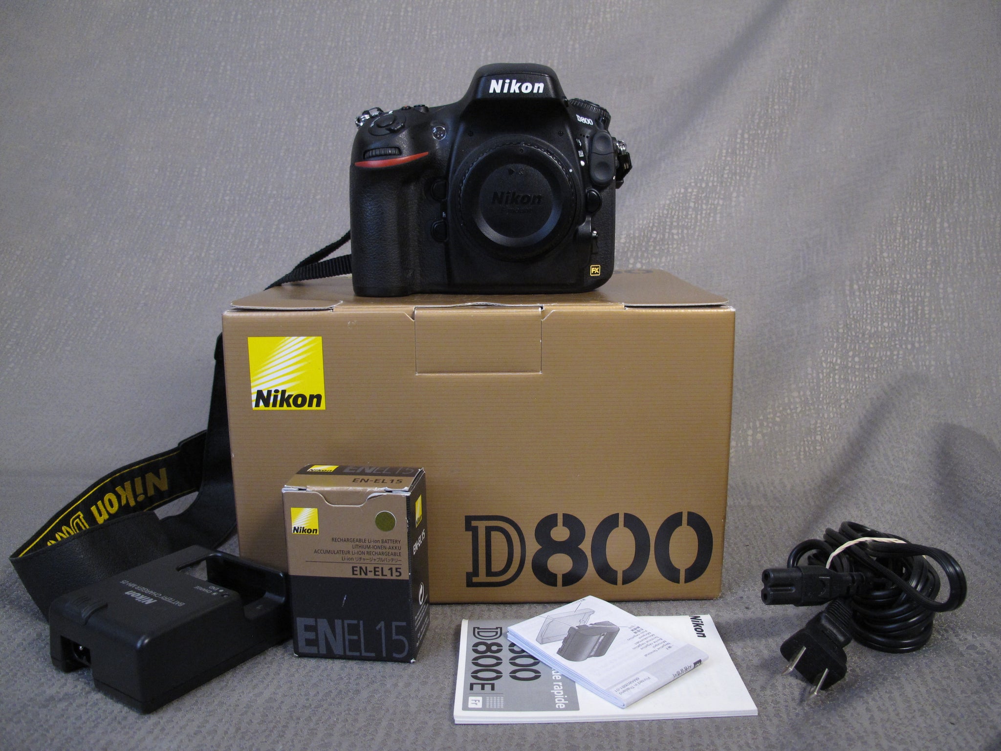 Nikon D800 レンズ3本、ストロボ付