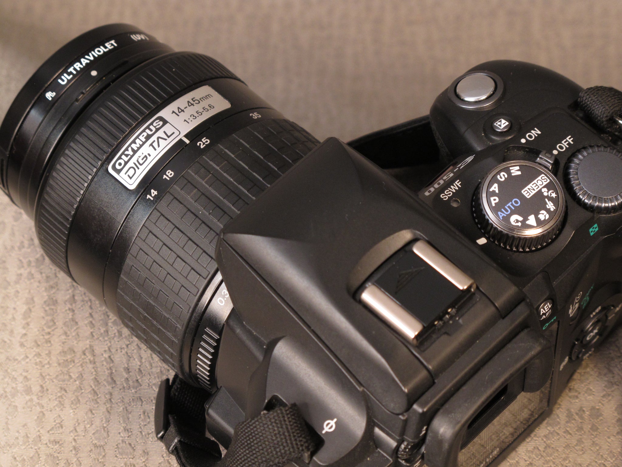 Caméra numérique Olympus E-500 Digital Camera + 2 Objectifs/Lenses - Phototek Canada Caméra numérique Olympus E-500 Digital Camera + 2 Objectifs/Lenses - Phototek Canada
